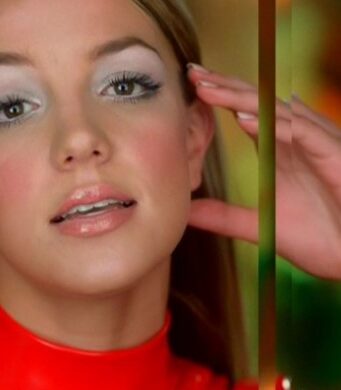Клип недели. «Oops!… I Did It Again» Бритни Спирс